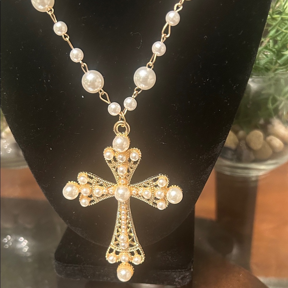 Gold-Tone Pearl Cross Pendant Necklace - Elegant Women Jewelry, NWOT - Picture 6 of 10